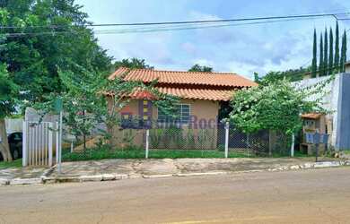 Imagem: A casa em condomínio possui 2 Dormitórios, 1 Suíte, 3 Banheiros