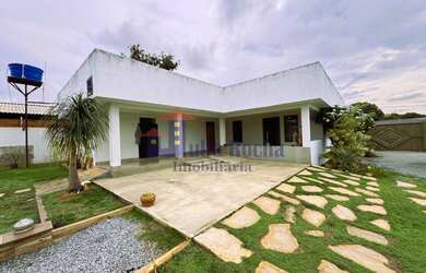 Imagem: A casa em condomínio possui 3 Dormitórios, 1 Suíte, 3 Banheiros