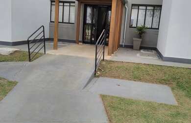 Imagem: O apartamento possui 3 Dormitórios, 1 Banheiro, 1 Vaga na garagem