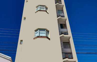 Imagem: O apartamento possui 1 Dormitório, 1 Suíte, 2 Banheiros, 1