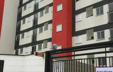 Imagem: O apartamento possui 2 Dormitórios, 1 Banheiro, 1 Vaga na garagem