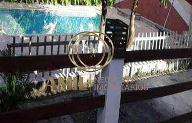 Imagem: A chácara à venda possui 3 Dormitórios, 1 Suíte, 2 Banheiros