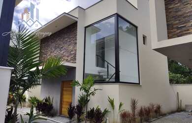 Imagem: A casa possui 3 Dormitórios, 3 Suítes, 3 Banheiros, 2 Vagas