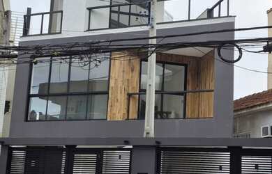 Imagem: A casa possui 3 Dormitórios, 2 Suítes, 2 Vagas na garagem