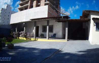 Imagem: A casa possui 4 Dormitórios, 4 Suítes, 5 Banheiros, 4 Vagas