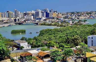 Imagem: O apartamento possui 5 Dormitórios, 3 Suítes, 3 Vagas na garagem