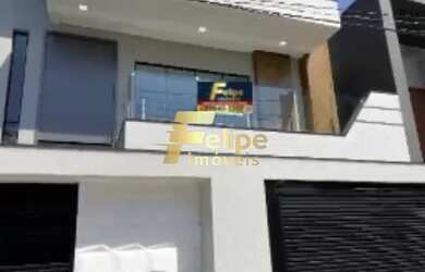 Imagem: A casa possui 3 Dormitórios, 3 Suítes, 3 Banheiros, 2 Vagas