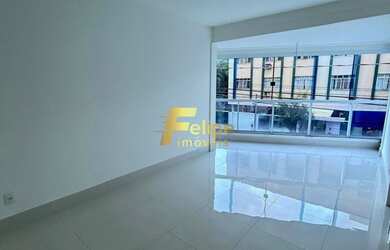 Imagem: A casa possui 4 Dormitórios, 2 Suítes, 5 Banheiros, 4 Vagas