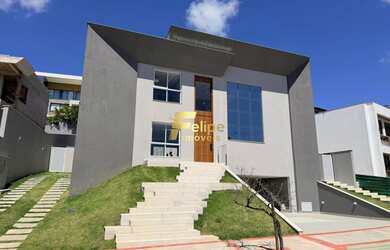 Imagem: A casa e possui 4 Dormitórios, 3 Suítes, 4 Banheiros, 600-0m²