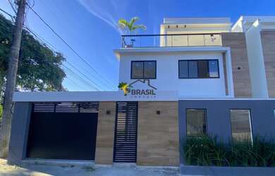 Imagem: A casa possui 3 Dormitórios, 3 Suítes, 2 Banheiros, 2 Vagas