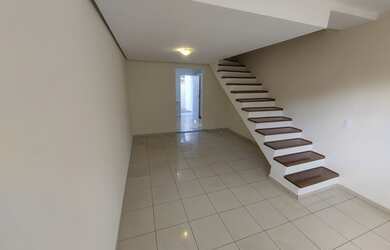 Imagem: A casa em condomínio à venda possui 2 Dormitórios, 1 Banheiro