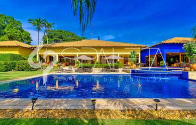 Imagem: A casa possui 10 Dormitórios, 10 Suítes, 15 Banheiros, 15