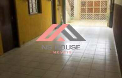 Imagem: A casa possui 3 Dormitórios, 1 Suíte, 3 Banheiros, 6 Vagas