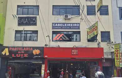 Imagem: A loja possui 18 Banheiros, 750m² de Área Privada e está