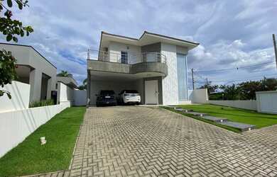 Imagem: A casa à venda possui 4 Dormitórios, 4 Suítes, 6 Banheiros