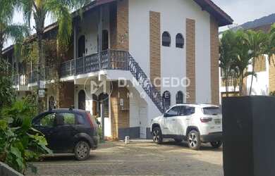 Imagem: O apartamento possui 2 Dormitórios, 1 Suíte, 1 Banheiro, 1