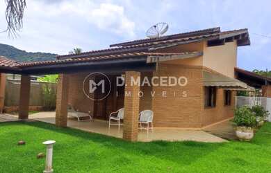 Imagem: A casa possui 4 Dormitórios, 3 Suítes, 3 Banheiros, 2 Vagas