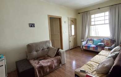 Imagem: A casa possui 2 Dormitórios, 3 Banheiros, 3 Vagas na garagem