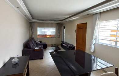 Imagem: A casa à venda possui 3 Dormitórios, 4 Banheiros, 2 Vagas