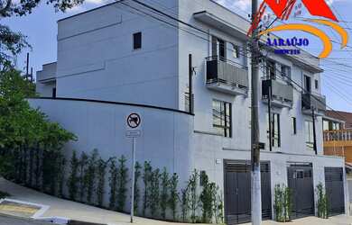 Imagem: A casa possui 3 Dormitórios, 1 Suíte, 3 Banheiros, 4 Vagas