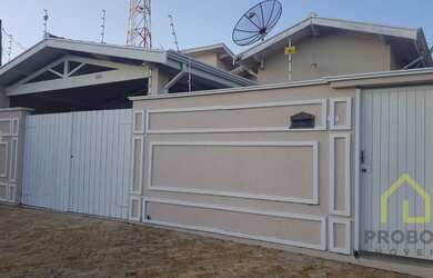 Imagem: A casa possui 4 Dormitórios, 1 Suíte, 3 Banheiros, 2 Vagas