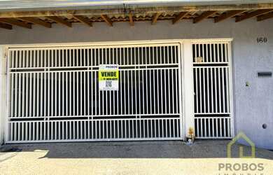 Imagem: A casa possui 3 Dormitórios, 1 Suíte, 3 Banheiros, 2 Vagas