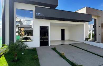 Imagem: A casa possui 3 Dormitórios, 3 Suítes, 5 Banheiros, 4 Vagas