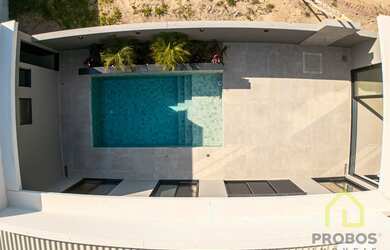 Imagem: A casa possui 3 Dormitórios, 3 Suítes, 4 Banheiros, 4 Vagas