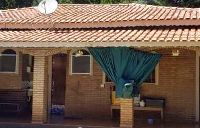 Imagem: A chácara possui 3 Dormitórios, 1 Suíte, 4 Banheiros, 322m²