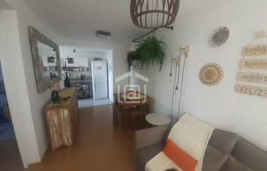 Imagem: O apartamento possui 2 Dormitórios, 1 Suíte, 1 Banheiro, 1