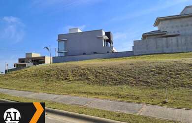 Imagem: O terreno possui 536m² de Área Privada e está localizado