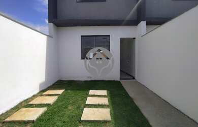 Imagem: A casa possui 2 Dormitórios, 1 Banheiro, 1 Vaga na garagem