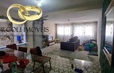 Imagem: A casa possui 3 Dormitórios, 2 Suítes, 3 Banheiros, 2 Vagas