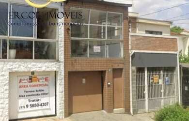 Imagem: A casa possui 6 Dormitórios, 2 Banheiros, 4 Vagas na garagem