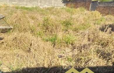 Imagem: O terreno à venda possui e está localizado em Jardim Tamoio