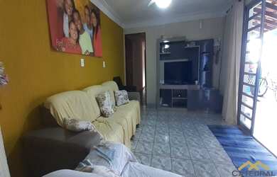 Imagem: A casa possui 4 Dormitórios, 2 Suítes, 3 Banheiros, 4 Vagas