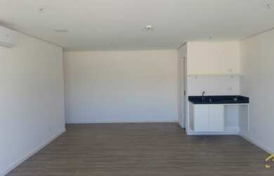 Imagem: A sala comercial possui 1 Banheiro, 1 Vaga na garagem, 46m²