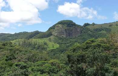 Imagem 4: Lindo Terreno com vista para Pedra do Forno e Pedra Chanfrada