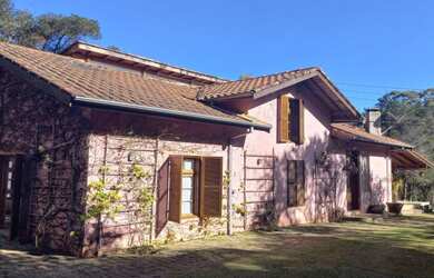 Imagem: A fazenda possui 4 Dormitórios, 1 Suíte, 3 Banheiros, 6 Vagas