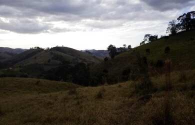 Imagem 12: Belíssima área com linda vista próxima à cachoeira dos Henriques