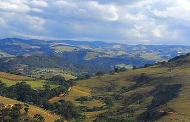Imagem 8: Lindo Terreno com Vista Deslumbrante, Nascente e Ótima Topografia