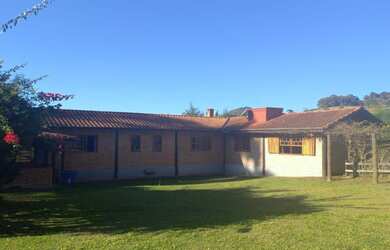 Imagem: A fazenda possui 2 Dormitórios, 1 Suíte, 4 Banheiros, 15 Vagas