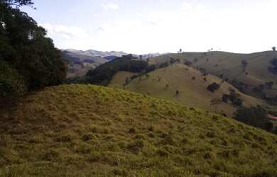 Imagem 8: Belíssima área com linda vista próxima à cachoeira dos Henriques