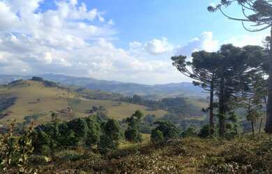 Imagem 3: Lindo Terreno com Vista Deslumbrante, Nascente e Ótima Topografia