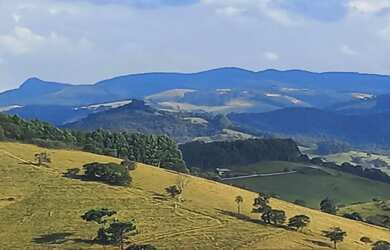 Imagem 7: Lindo Terreno com Vista Deslumbrante, Nascente e Ótima Topografia
