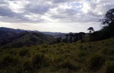 Imagem 6: Belíssima área com linda vista próxima à cachoeira dos Henriques