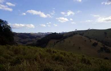 Imagem 5: Belíssima área com linda vista próxima à cachoeira dos Henriques