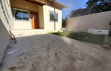 Imagem: A casa possui 2 Dormitórios, 1 Suíte, 2 Banheiros, 2 Vagas