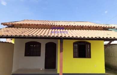 Imagem: A casa possui 2 Dormitórios, 1 Banheiro, 1 Vaga na garagem