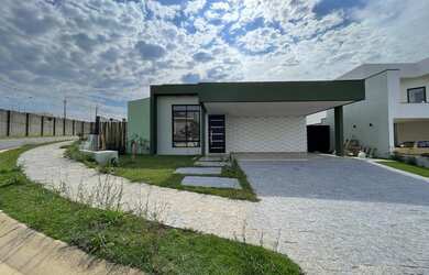 Imagem: A casa em condomínio possui 3 Dormitórios, 3 Suítes, 5 Banheiros